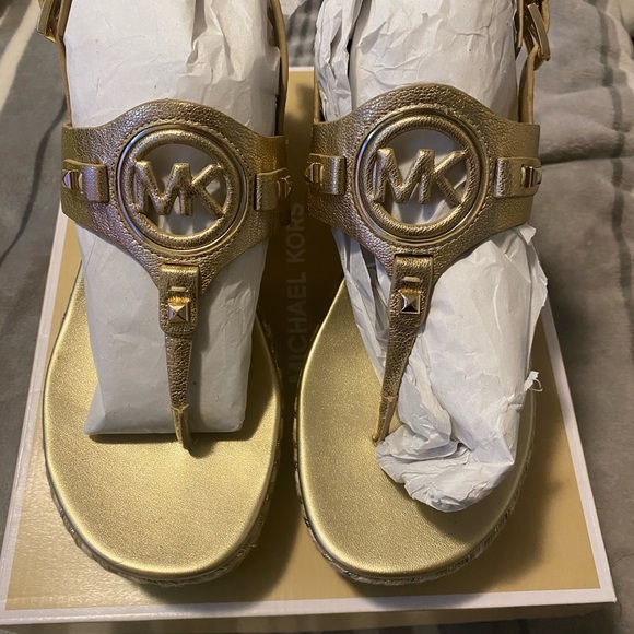Michael Kors Pale Gold Aubrey Wedges - Picture 2 of 7